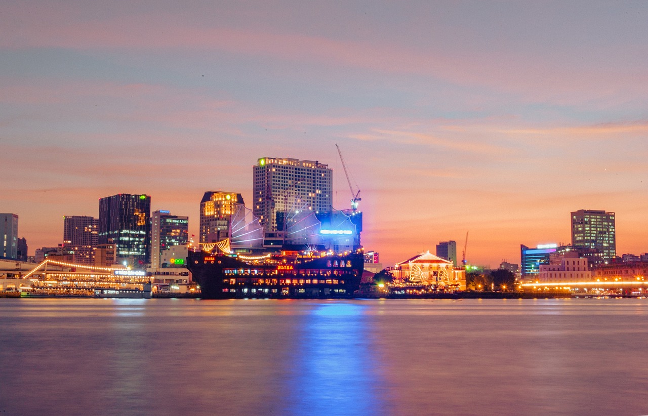 大唐不夜城半年仅赚23.53万,文旅巨头的困境与反思 大唐不夜城半年仅赚23.53万,文旅巨头的困境与反思