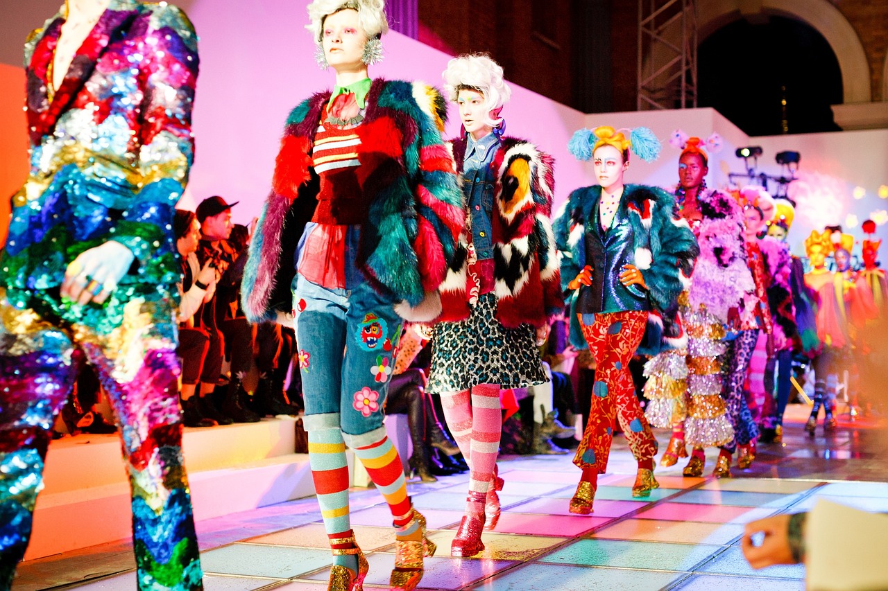 向佐穿向太衣服走红毯,一场时尚与亲情的跨界对话 向佐穿向太衣服走红毯,一场时尚与亲情的跨界对话