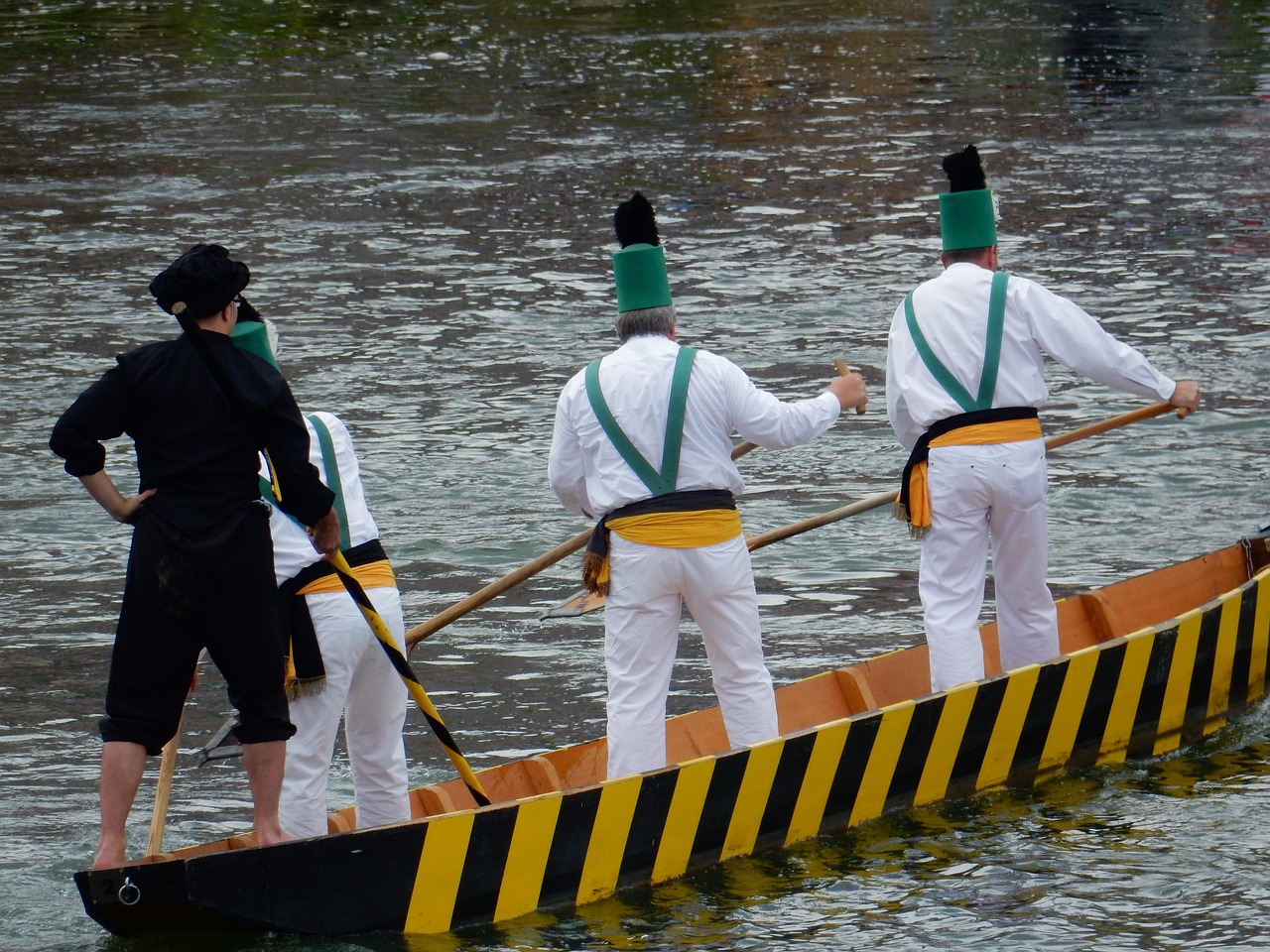 美拟对中国船只征收停靠费 中方坚决回应