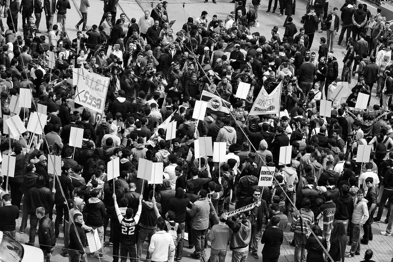 速度与激情，运动项目解说词的艺术与魅力