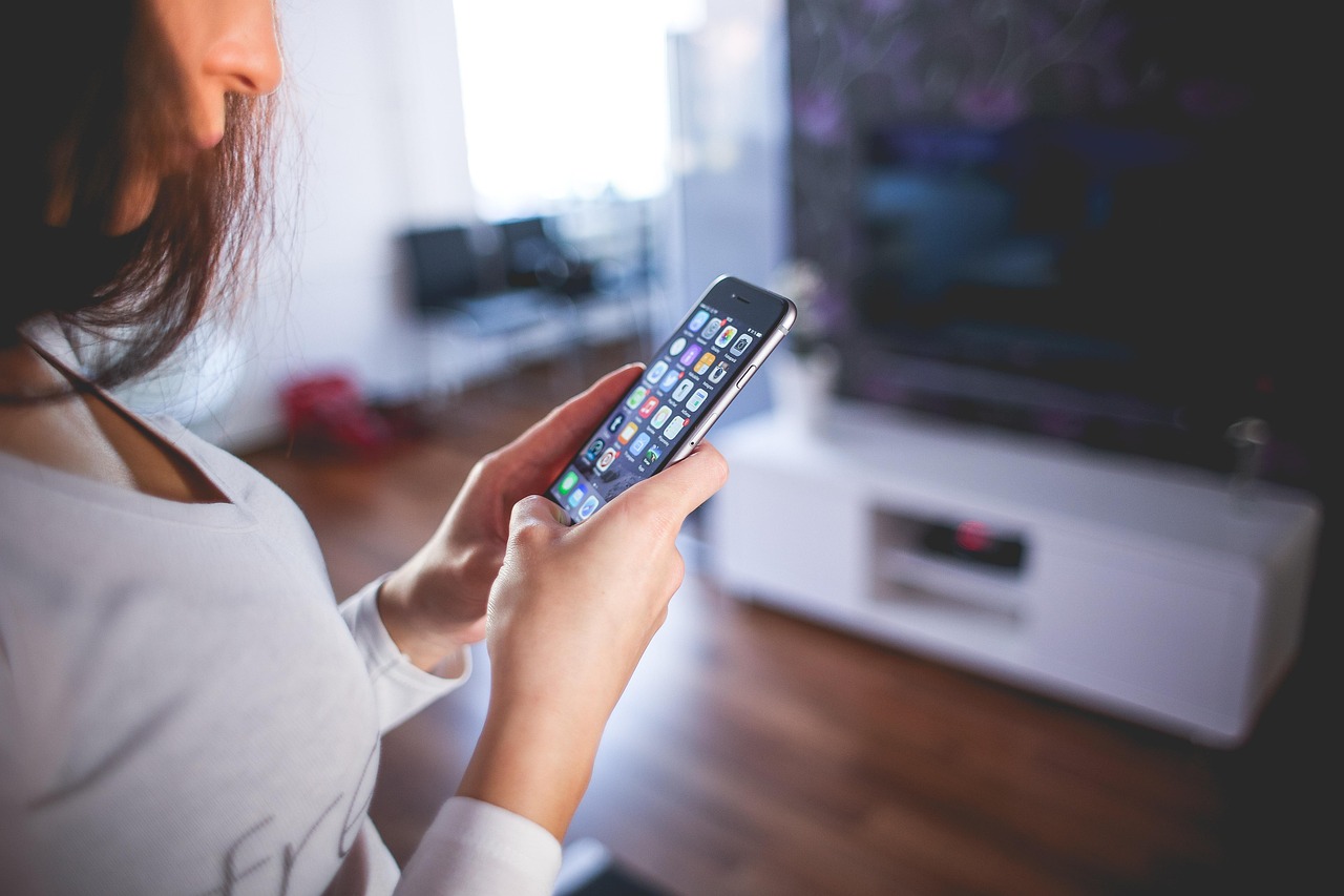 探索智能版新浪移动APP，你的口袋里的新闻助手