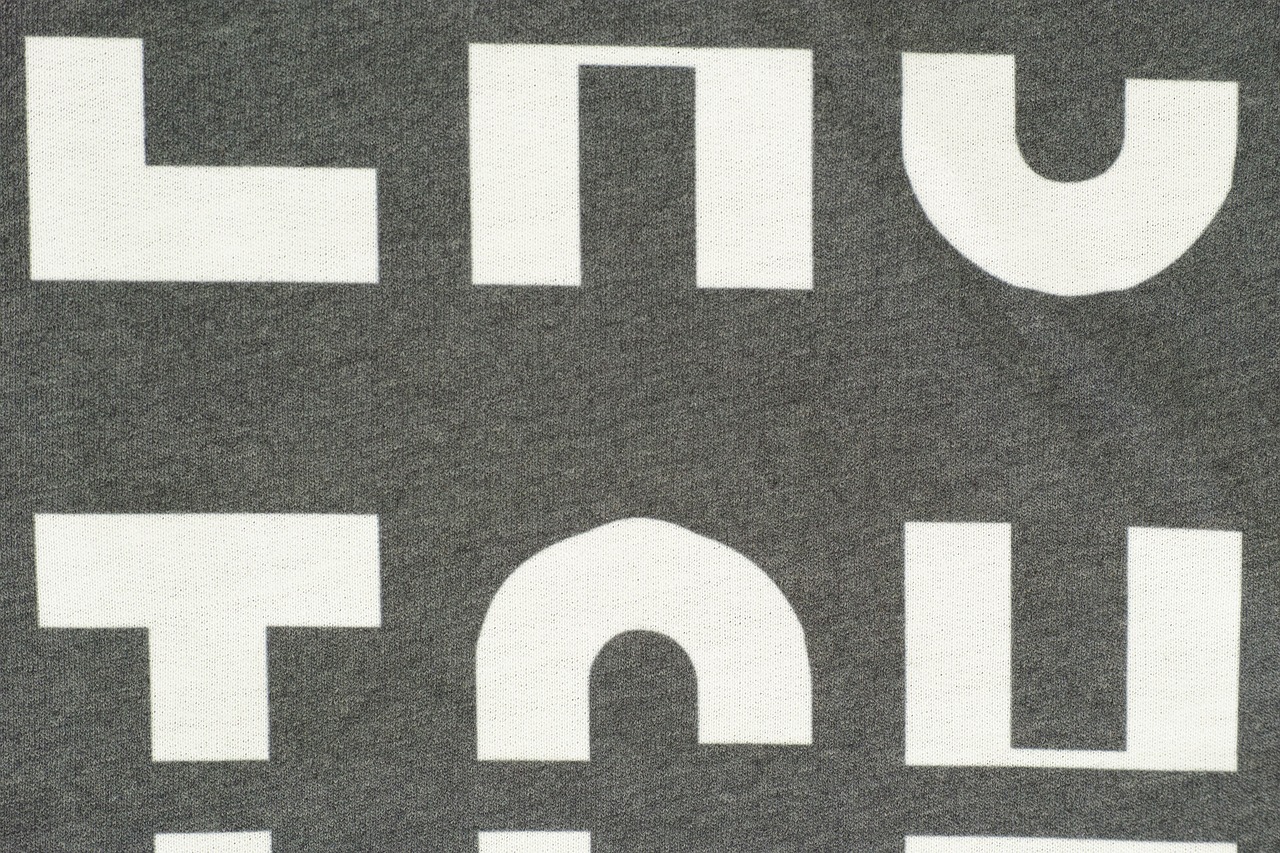 运动品牌衣服标志，识别与选择的艺术