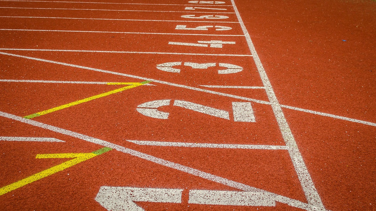 加入跑道，释放你的潜能，田径训练营报名全攻略