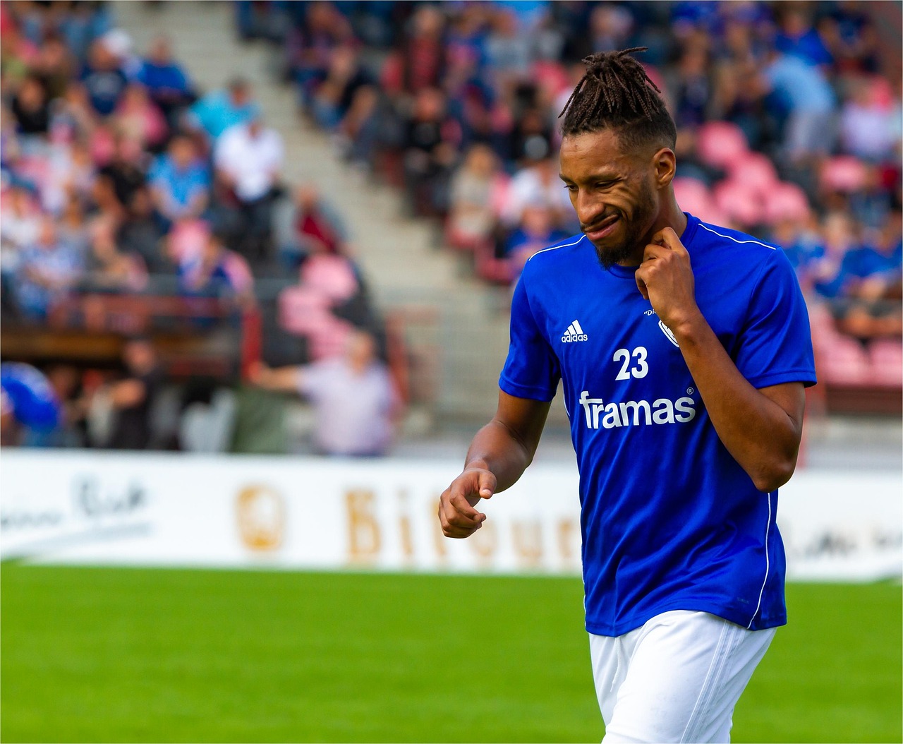 探索足球世界，OPE体育与足球的不解之缘