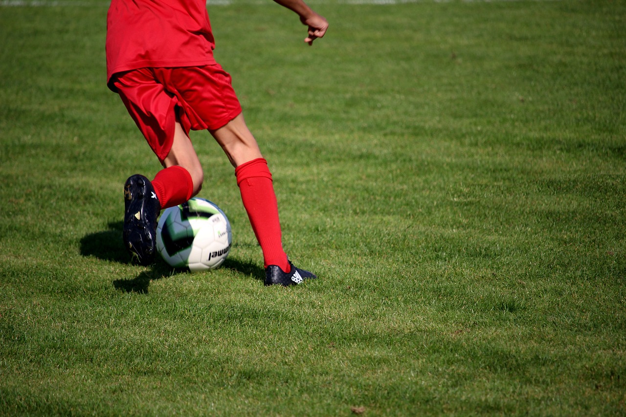 探索足球世界的宝藏，网易体育国际足球官网的魅力之旅